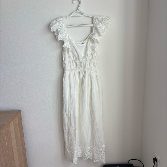 MINKPINK NWT SIZE MEDIUM WHITE LACE RUFFLE MIDI SUMMER SUN DRESS - Picture 2 of 5